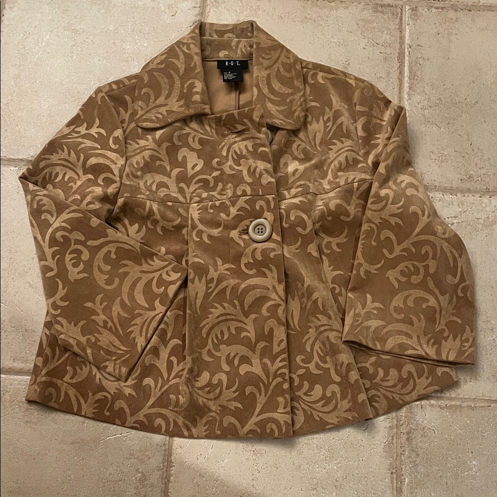 R.Q.T. Swing Jacket Sz S Lightweight Cropped Swing tan color. Never worn.